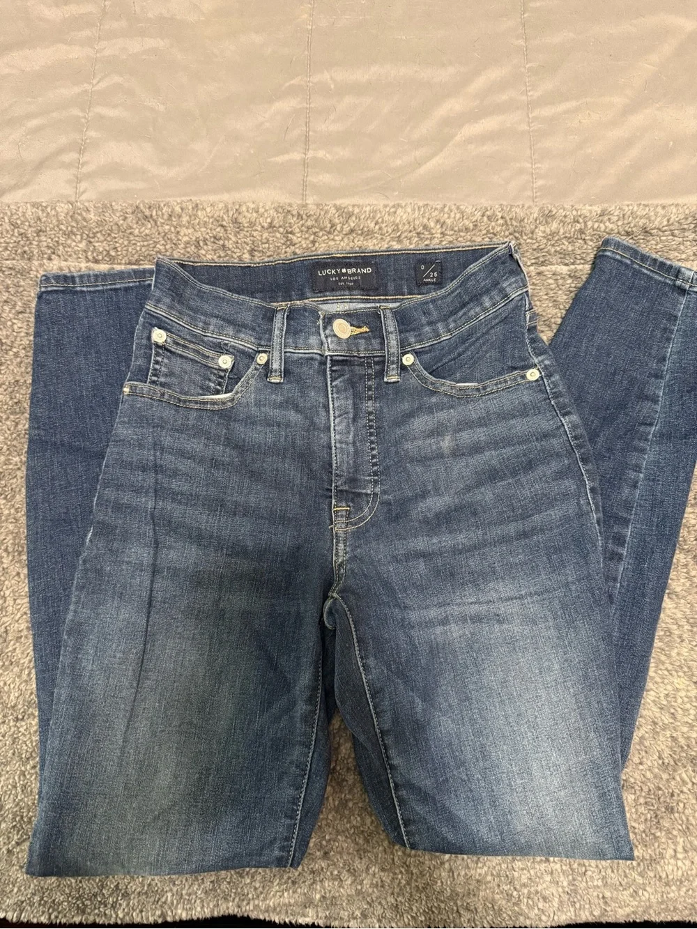 Lucky Brand Women's Medium Blue Skinny Jeans